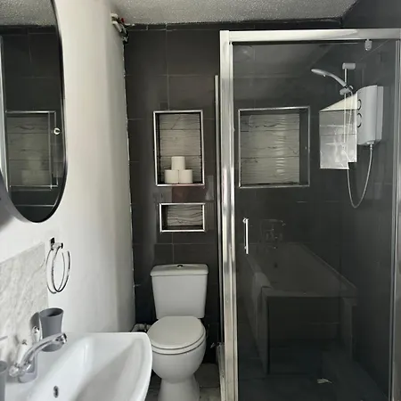 Apartment At The Coaches *