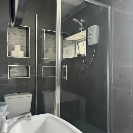 Appartement At The Coaches Bristol